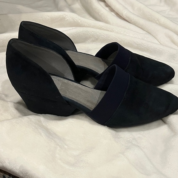 Eileen Fisher Women's d’Orsay Navy Suede wedge style heels size 8 1/2 - Picture 3 of 10